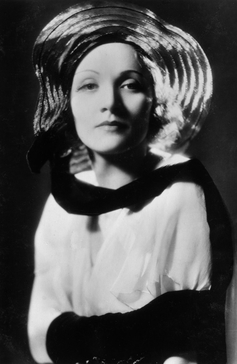 Marlene Dietrich, German-born American actress, singer and entertainer by Unbekannt