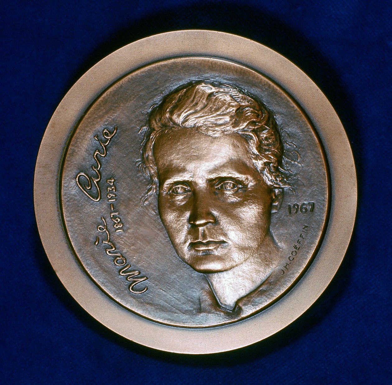 Medal commemorating Marie Sklodowska Curie, Polish-born French physicist, 1967 by Unbekannt