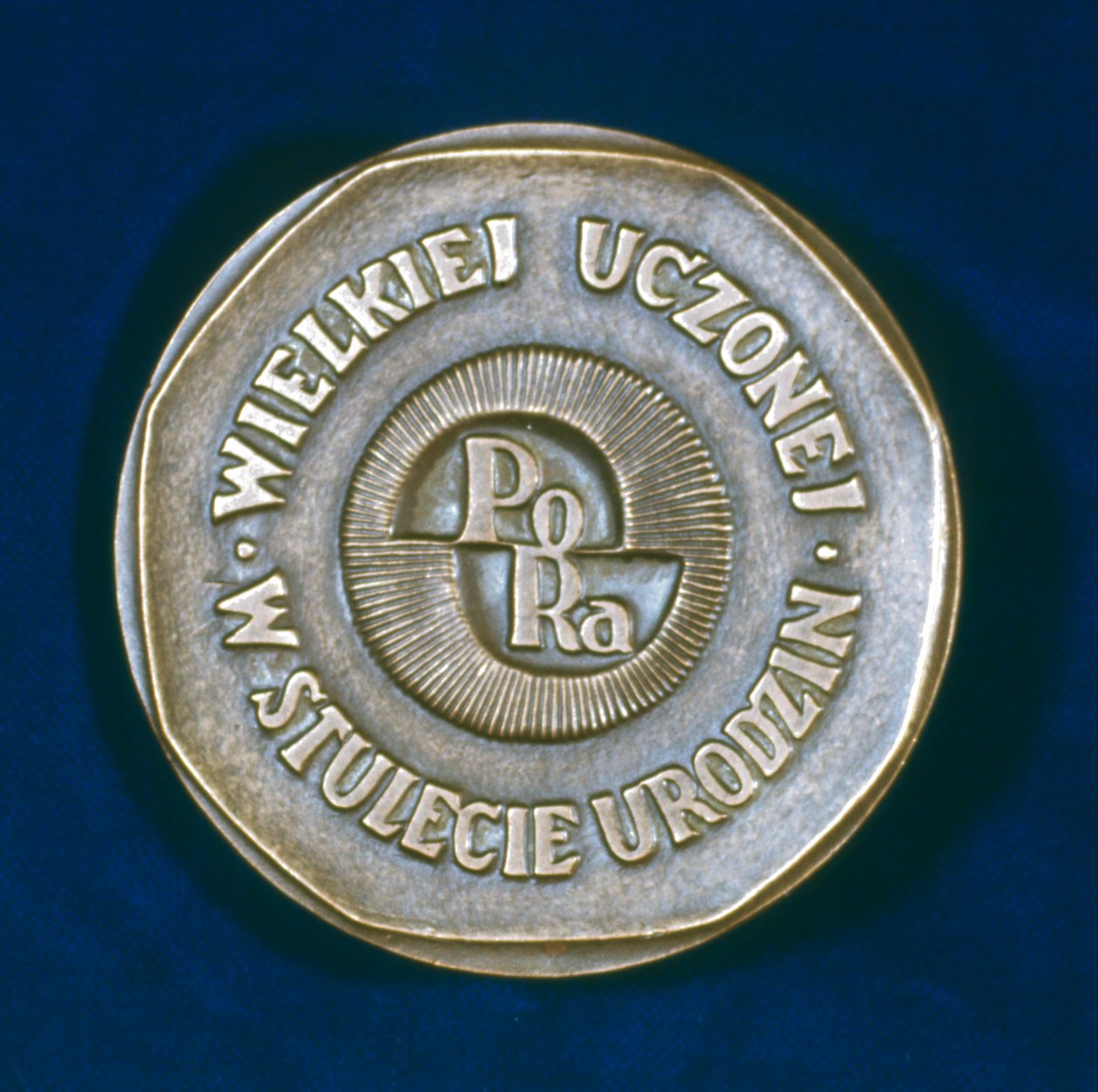 Medal commemorating Marie Sklodowska Curie, Polish-born French physicist by Unbekannt