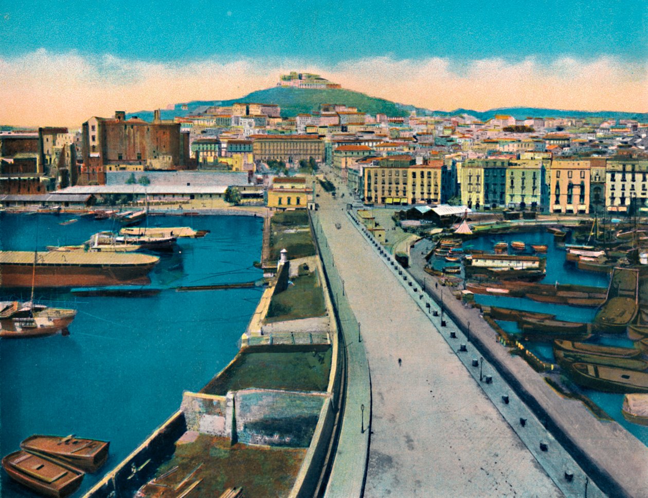 Napoli - Via Molo Col Castel S. Elmo by Unbekannt