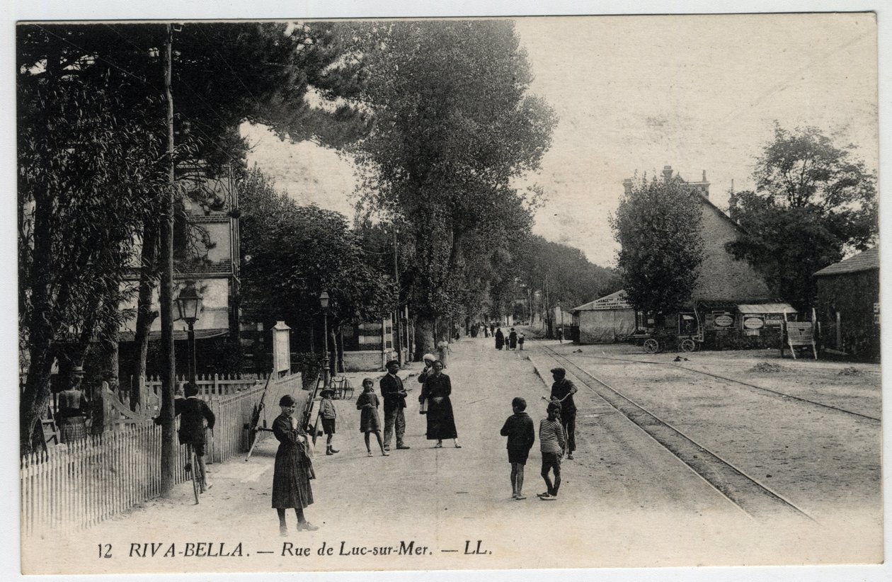 Normandy, Calvados, Ouistreham: view of the street of Luc sur Mer in Riva Bella - Postcard late 19th-beginning 20th century by Unbekannt