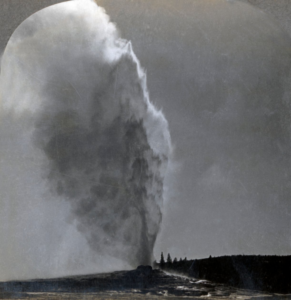 Old Faithful, Queen of Geysers, Yellowstone National Park, 1904 by Unbekannt