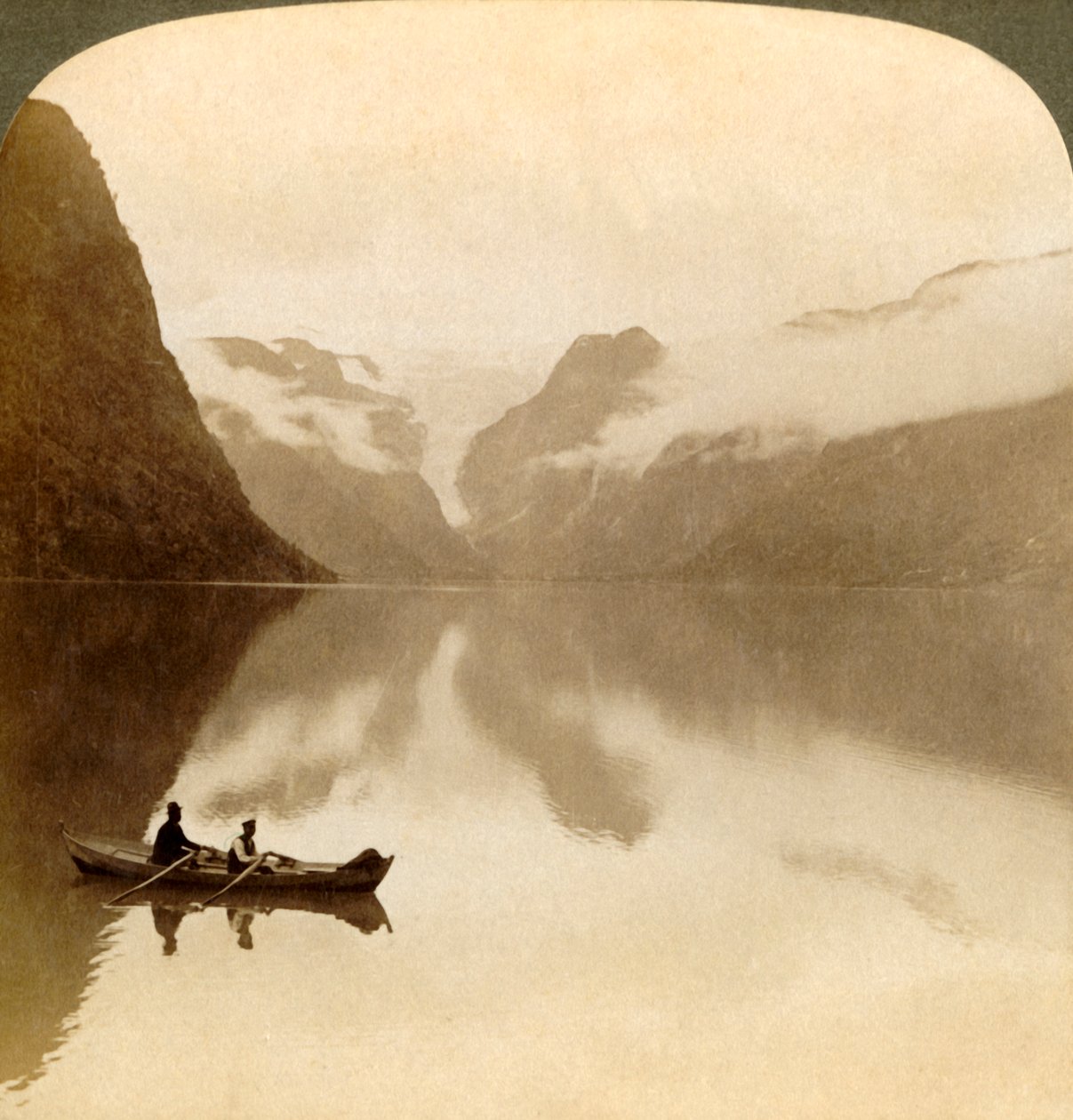 On Sombre Lake Olden, Between Cloud-Covered Mountains, to Maelkevold Glacier, Norway by Unbekannt