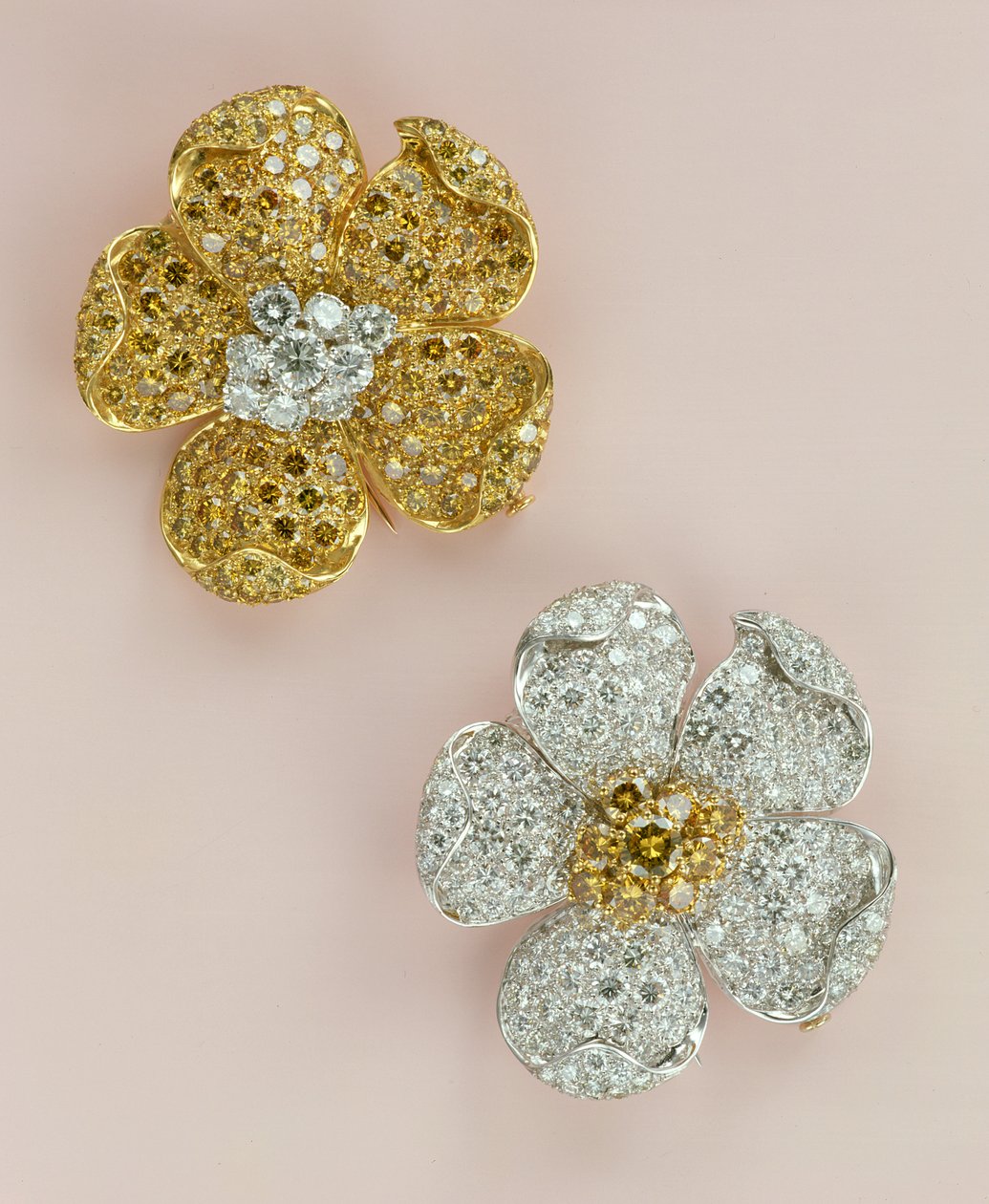 Pair of Flower-Head Brooches by Unbekannt