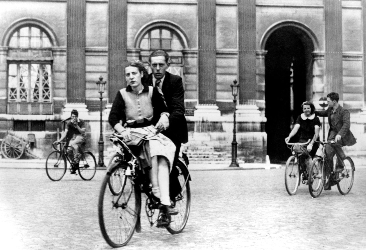Parisians Travelling by Bicycle, German-Occupied Paris, July 1940 by Unbekannt