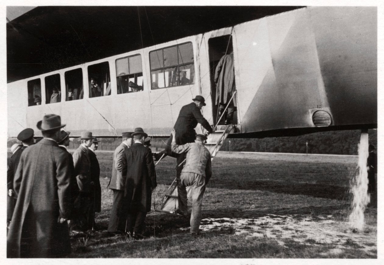 Passengers boarding Zeppelin LZ 11 Viktoria Luise, c1912-1914 1933 by Unbekannt