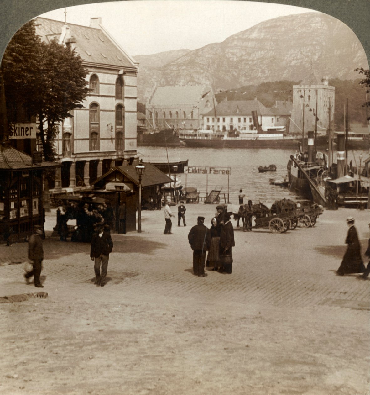 Picturesque Old Fortress Bergenhus, Bergen, Norway, 1905 by Unbekannt