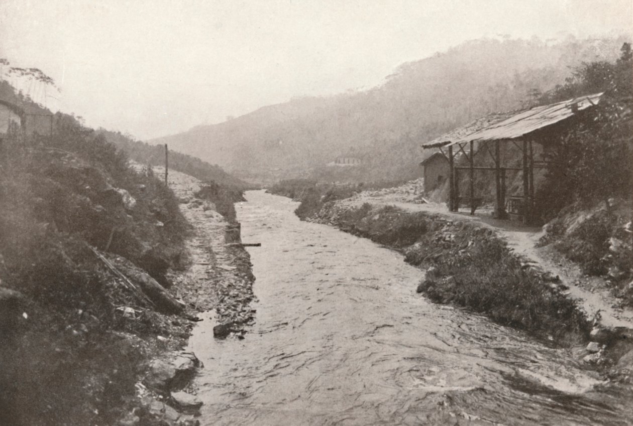 Pirahy Diversion: View down-stream from outlet of tunnel, 1914 by Unbekannt