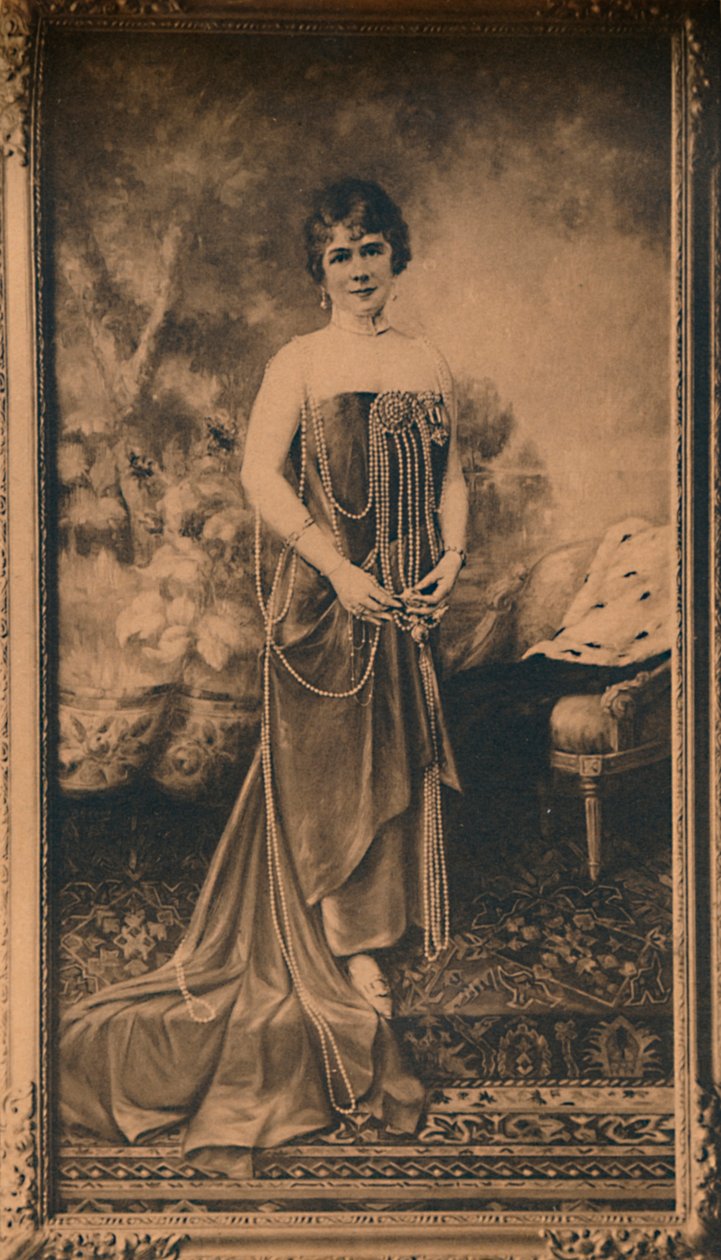 Portrait of a Woman at the Cuban Embassy in Brussels, Belgium, 1927 by Unbekannt
