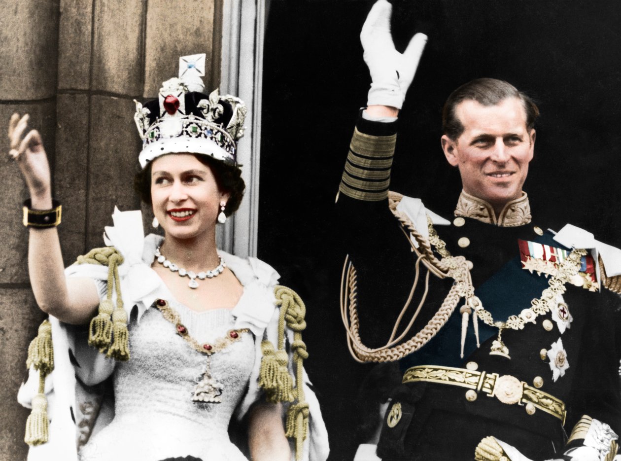 Queen Elizabeth II and the Duke of Edinburgh on Their Coronation Day, Buckingham Palace by Unbekannt