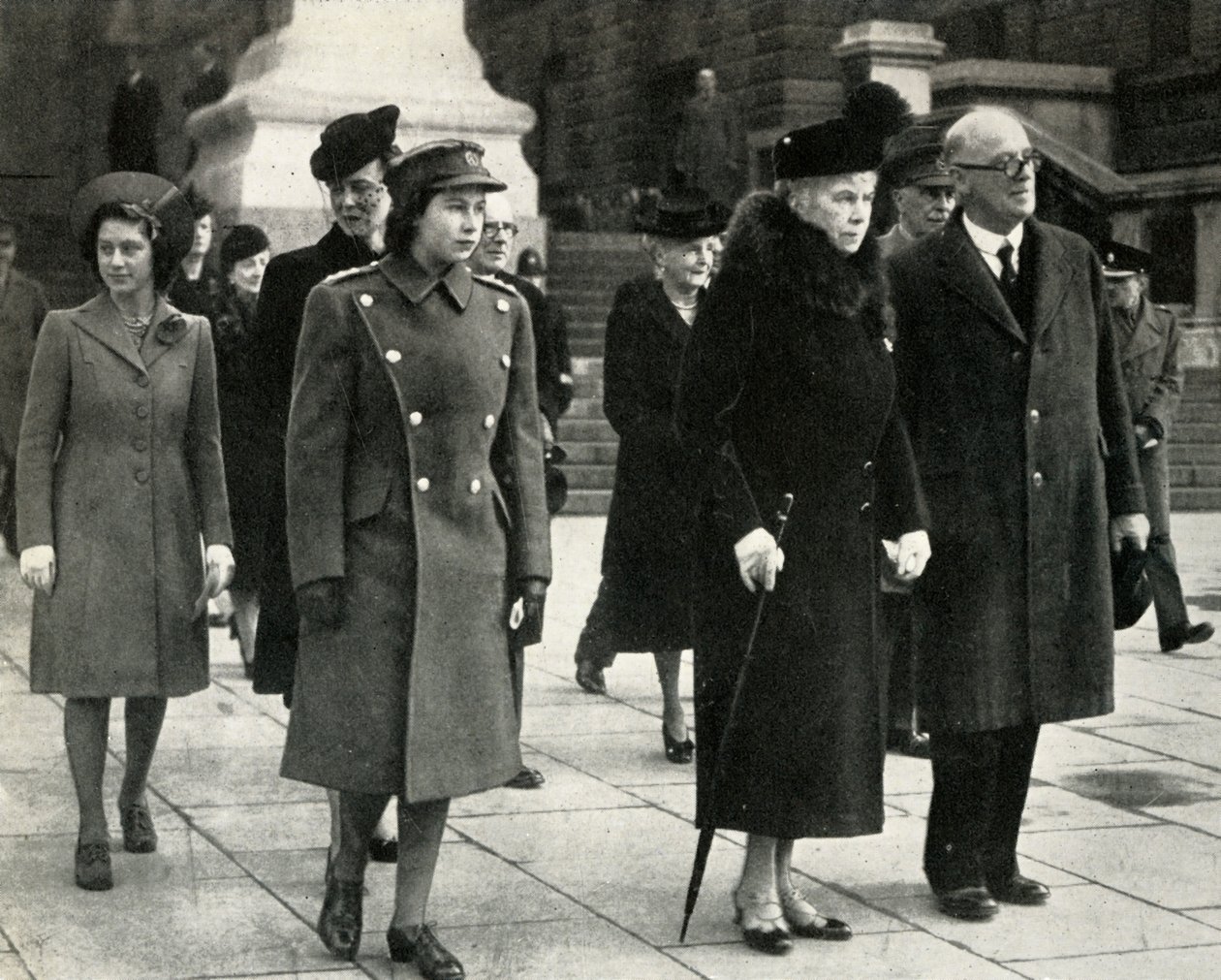 Queen Mary, Princess Elizabeth, Princess Margaret, Armistice Day, 1945
