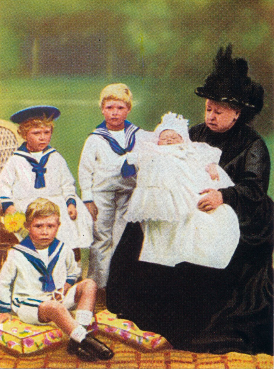 Queen Victoria pictured with some of her great-grandchildren, at Osborne House by Unbekannt
