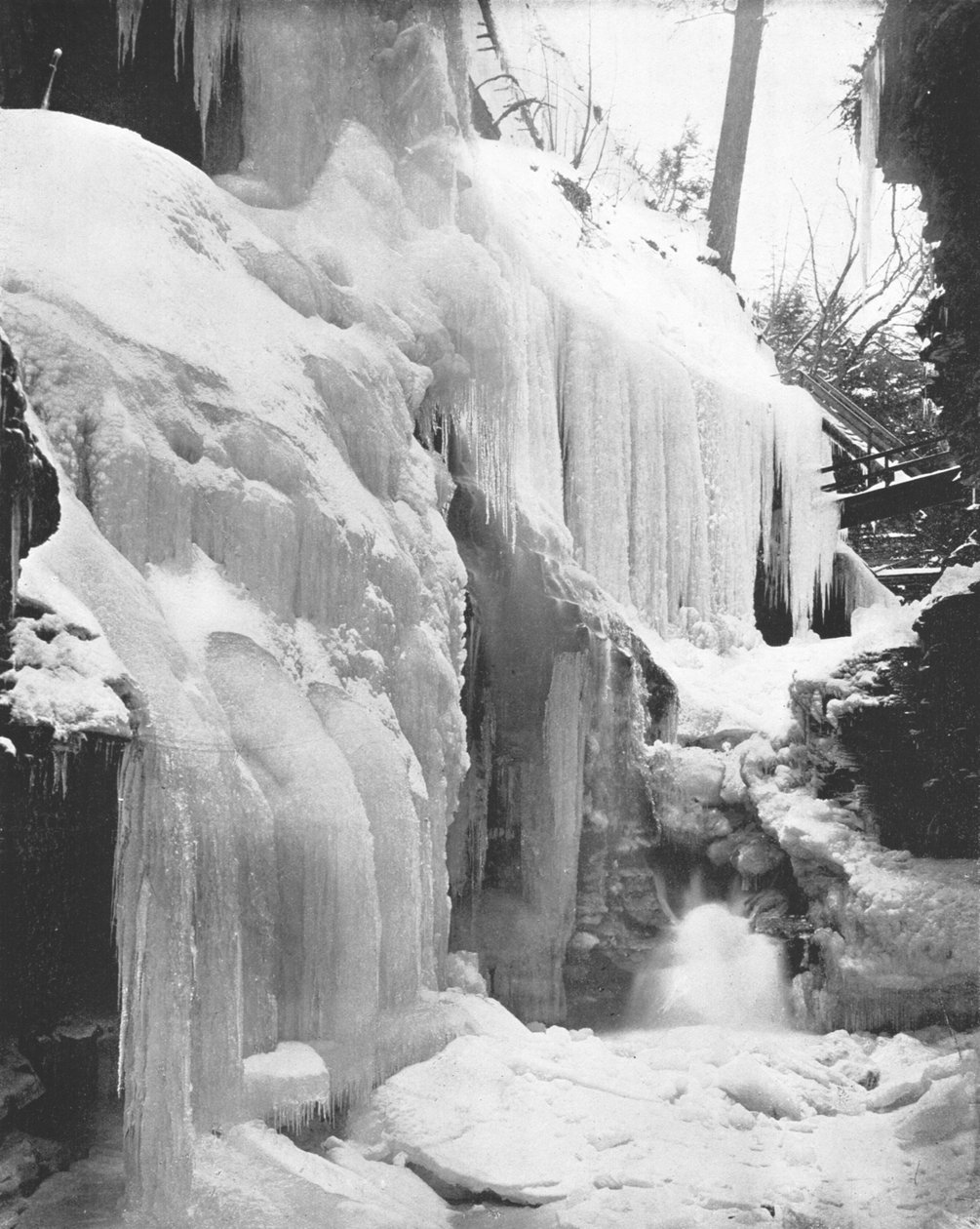 Rainbow Falls in Winter, Watkins Glen, New York State, USA by Unbekannt
