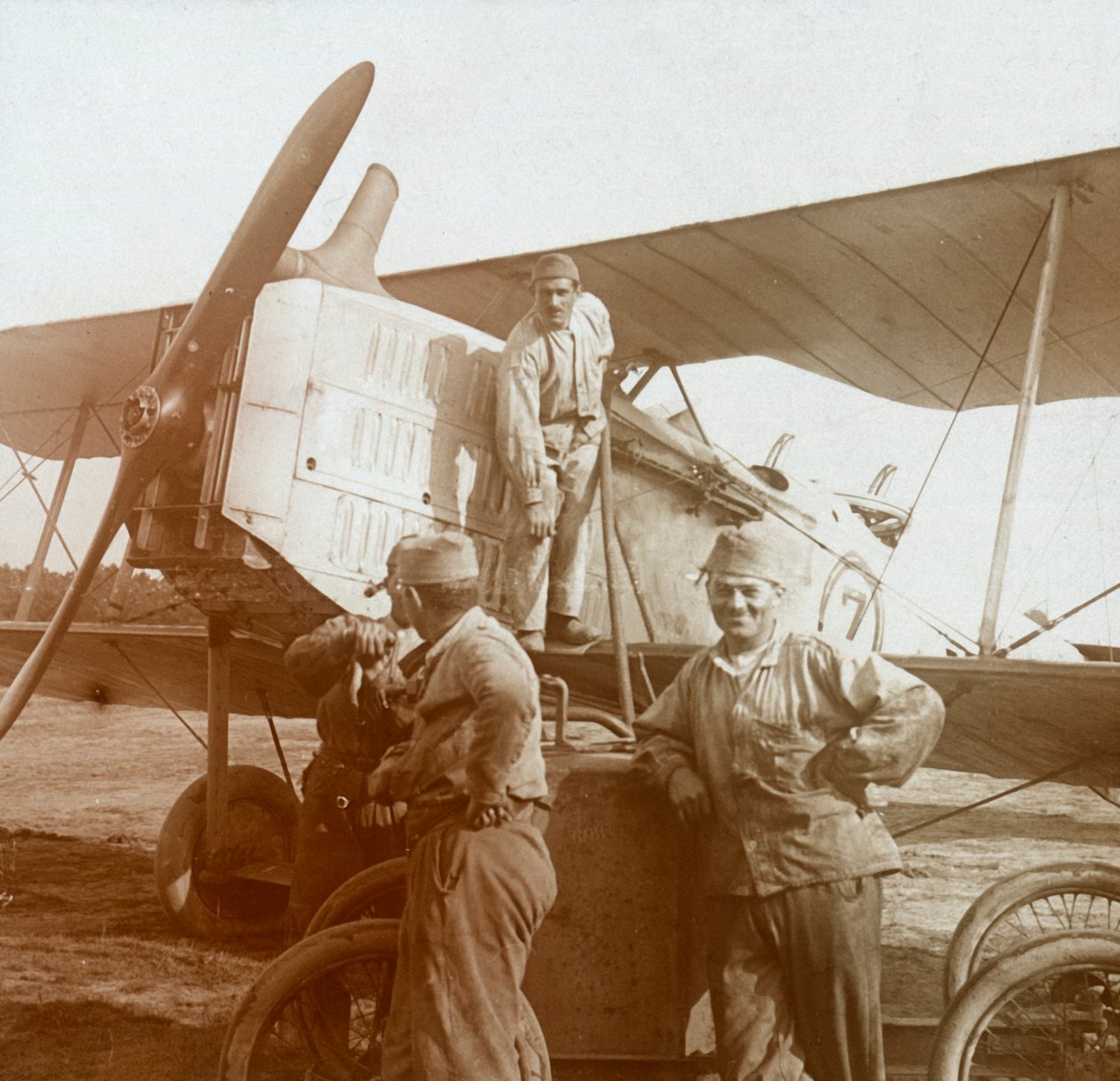 Refuelling biplane by Unbekannt
