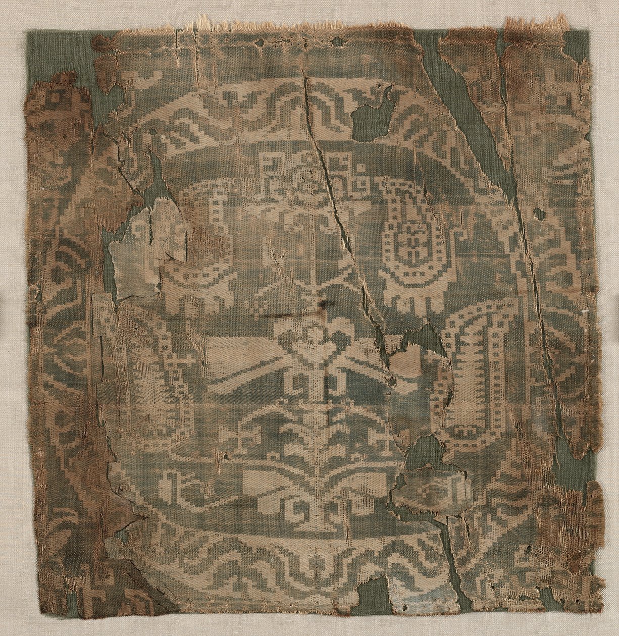 Roundel with Angular Palmette Tree, from a Tunic by Unbekannt