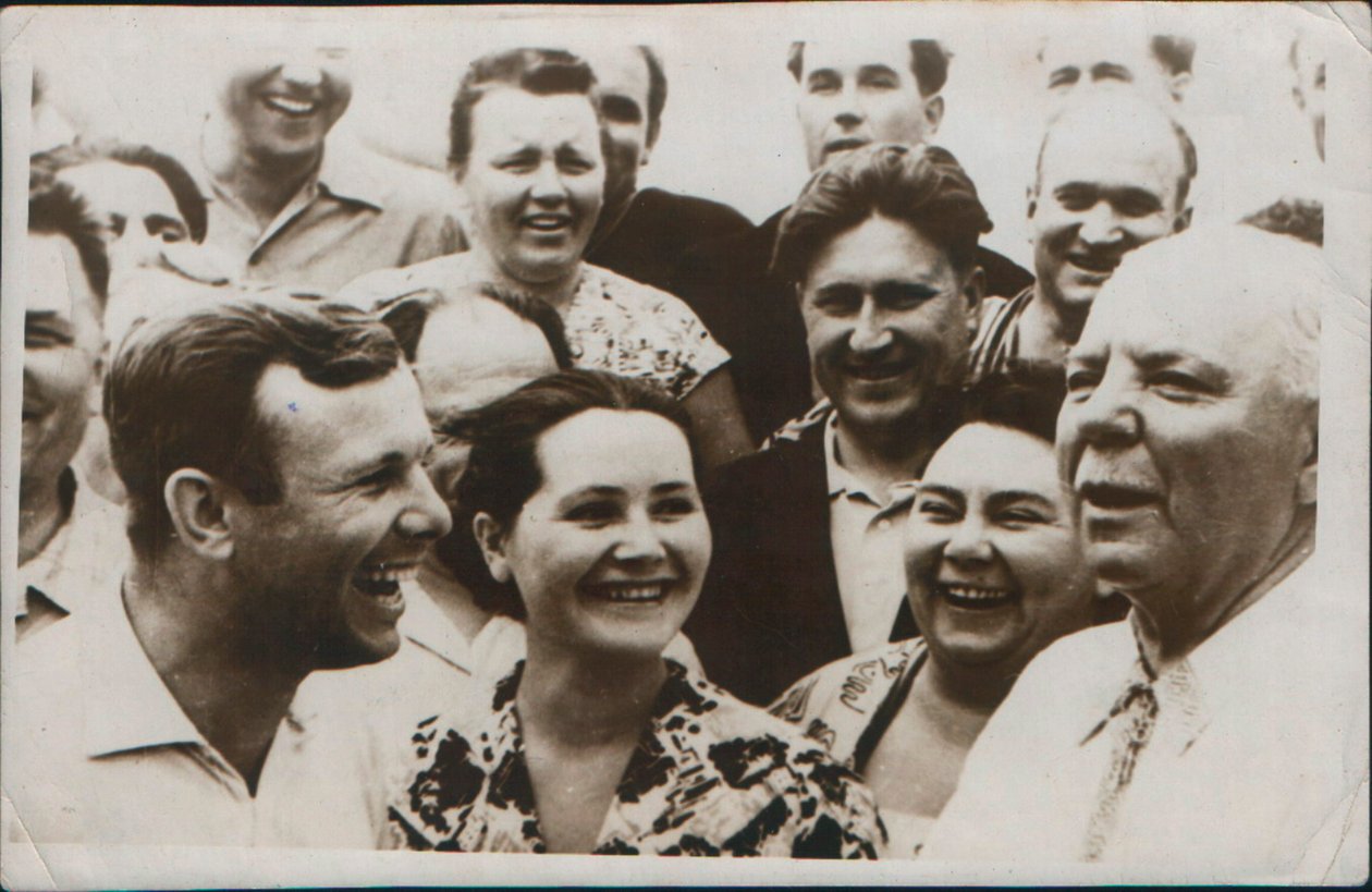 Russian cosmonaut Yuri Gagarin with his wife, 1962 by Unbekannt