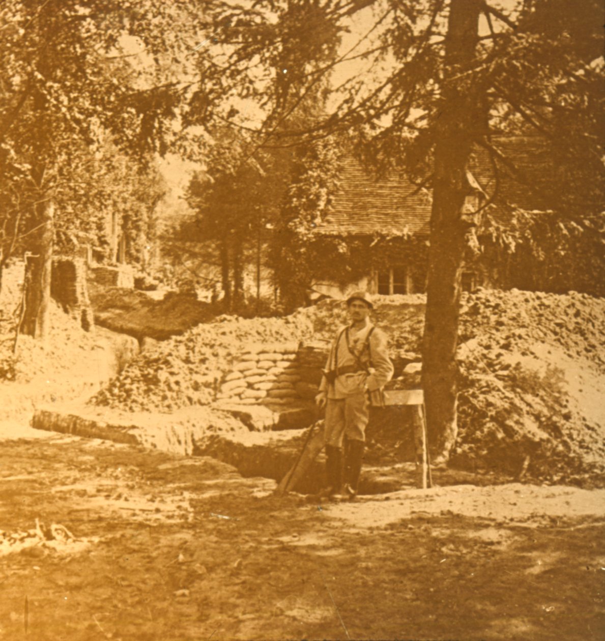 Soldier outside trench, Bois des Loges, northern France, c1914-c1918 by Unbekannt