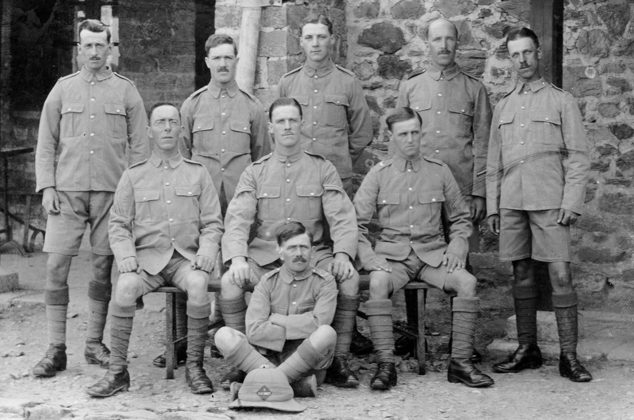 Soldiers from the 5th East Surrey regiment, Chakrata, India, 1917 by Unbekannt
