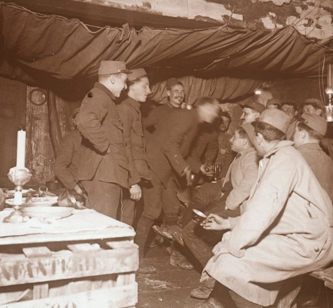 Soldiers in a shelter, Genicourt, northern France, c1914-c1918 by Unbekannt