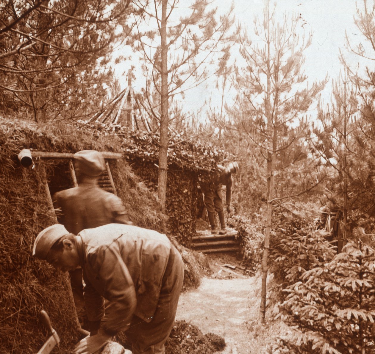Soldiers in earth-covered shelters, Genicourt, northern France by Unbekannt