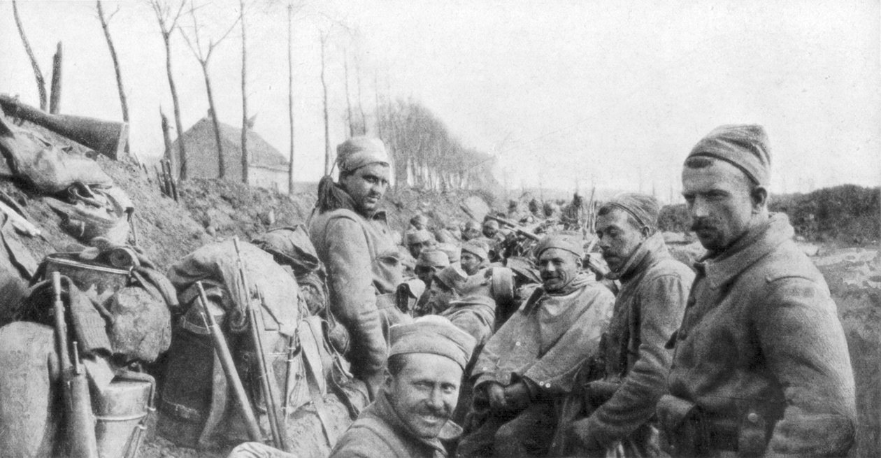 Soldiers of a French Zouave regiment between Lizarne and Boesinghe, Belgium, 24 April 1915 by Unbekannt
