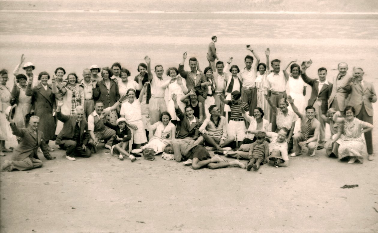 Sports day for the Gloucester Hotel party on La Publente Beach, Jersey by Unbekannt