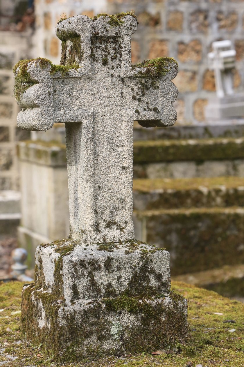 Stone Cross, Paris by Unbekannt