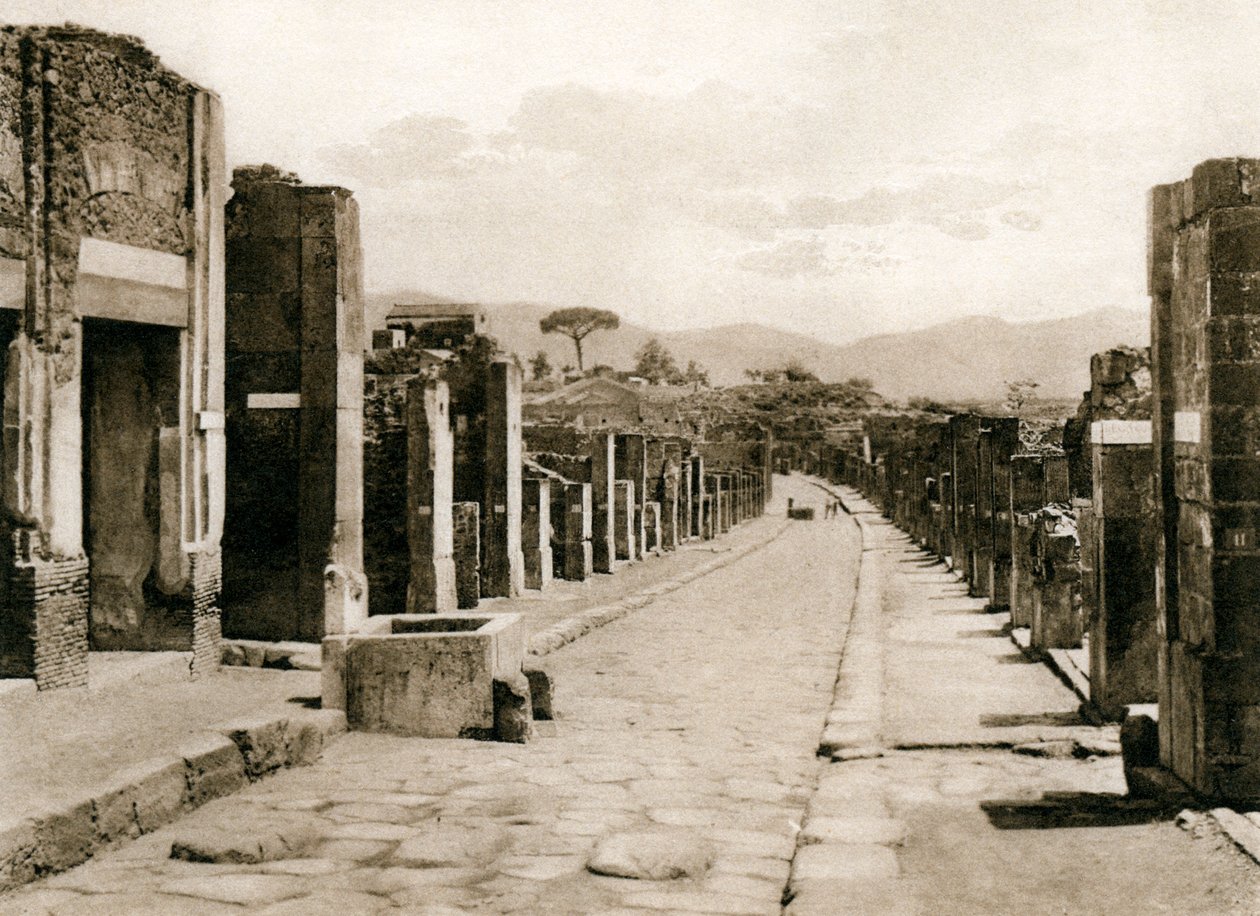 Strada dell Abbondanza, Pompeii, Italy by Unbekannt