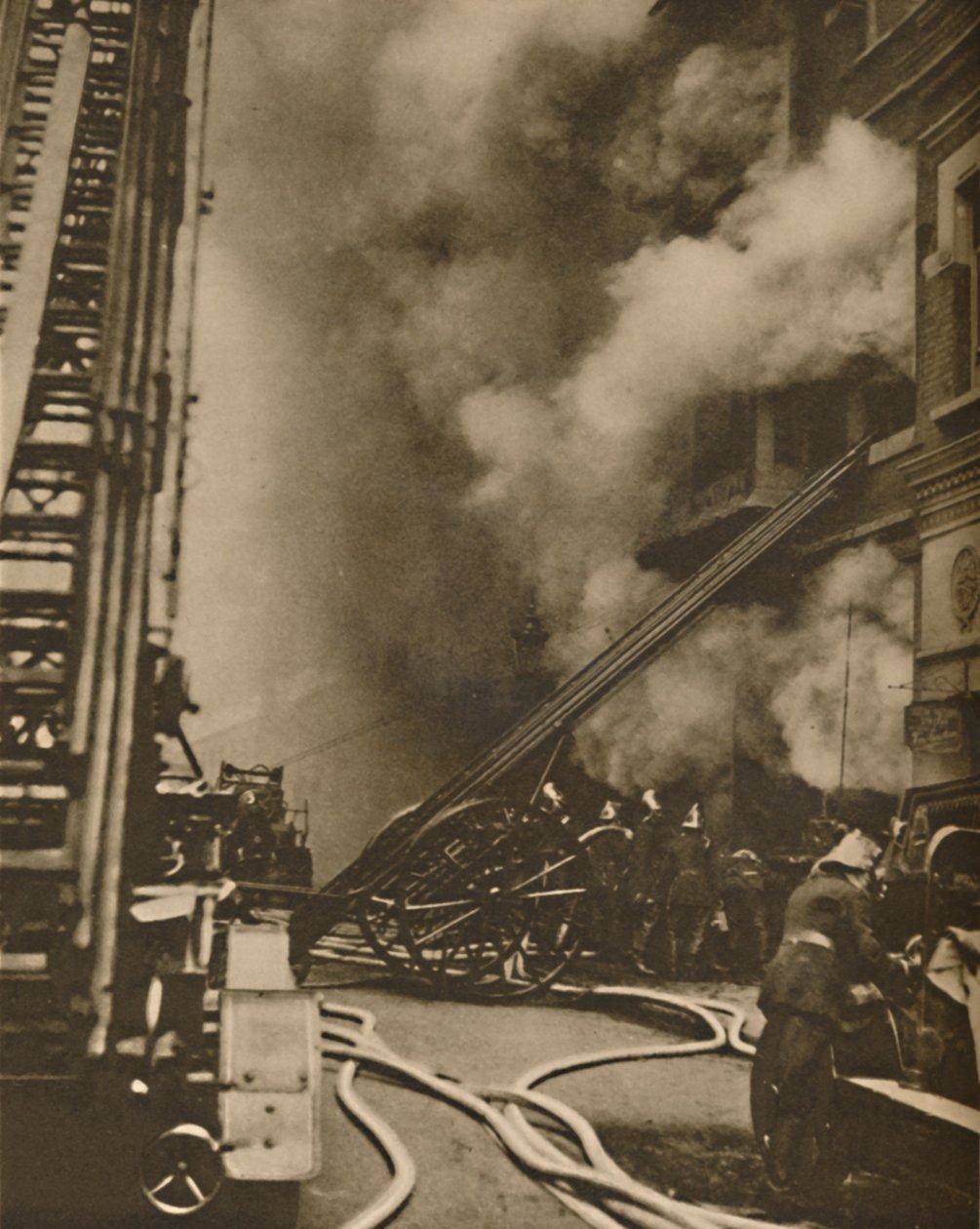 Subduing a Conflagration in a Narrow City Street by Unbekannt