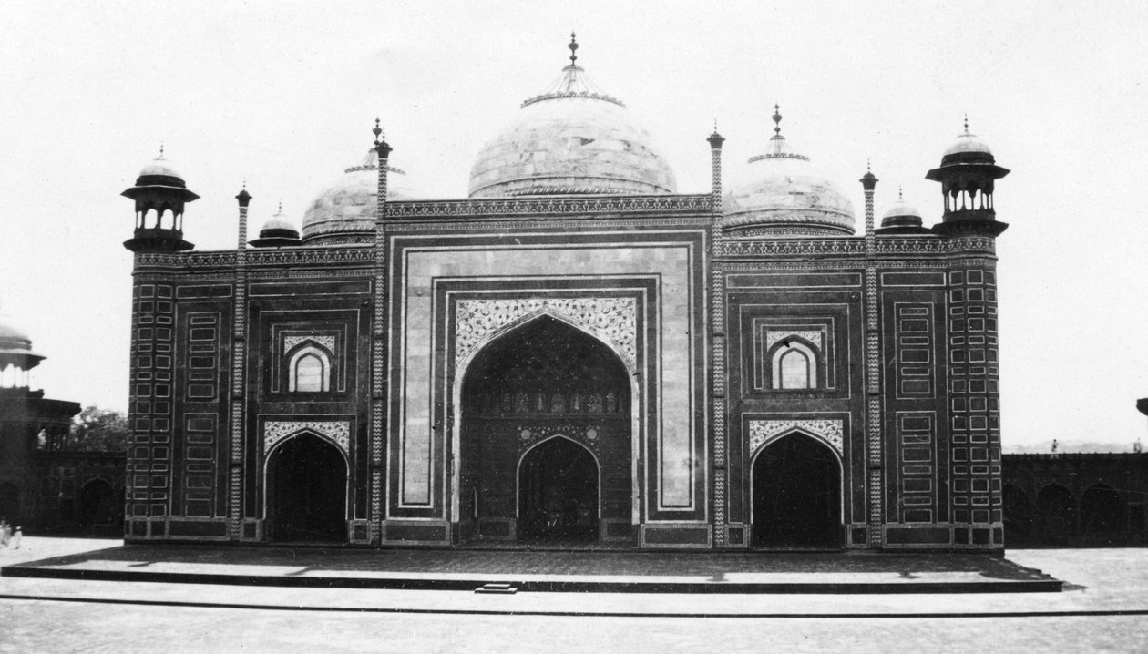 Taj Mahal Mosque or Masjid, Agra, India, 1916-1917 by Unbekannt