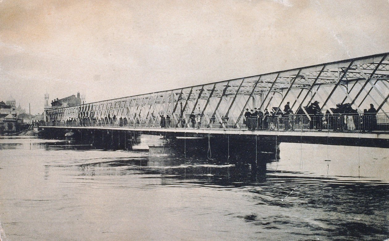 The Borodinsky Bridge during the Flood of April 1908, Moscow, Russia by Unbekannt