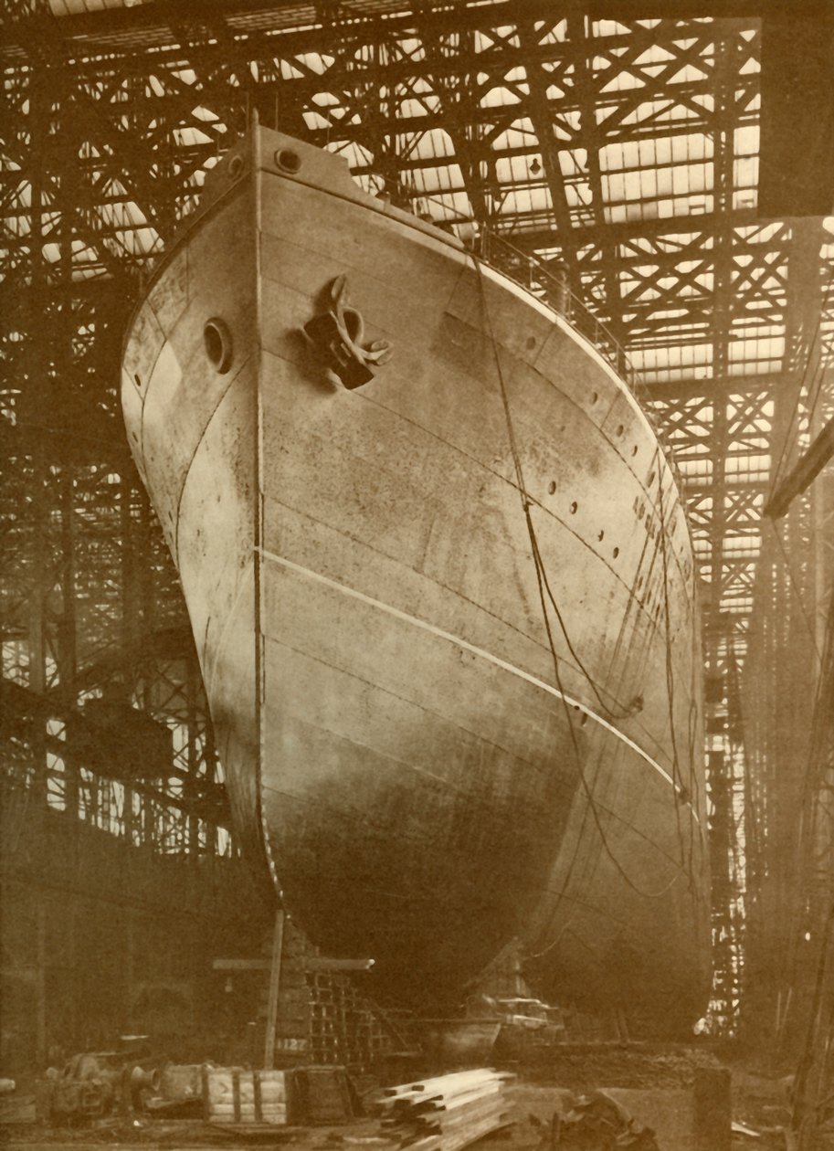 The Cunard Aurania 14,000 Tons at Newcastle-On-Tyne by Unbekannt