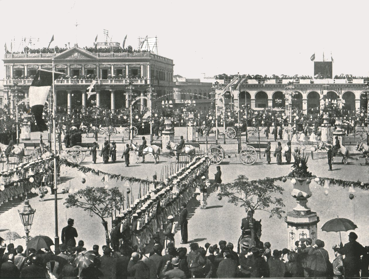 The Great Square on a Fete Day, Montevideo, Uruguay, 1895 by Unbekannt