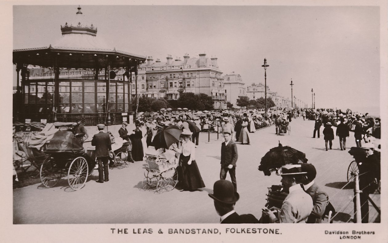 The Leas & Bandstand, Folkestone by Unbekannt