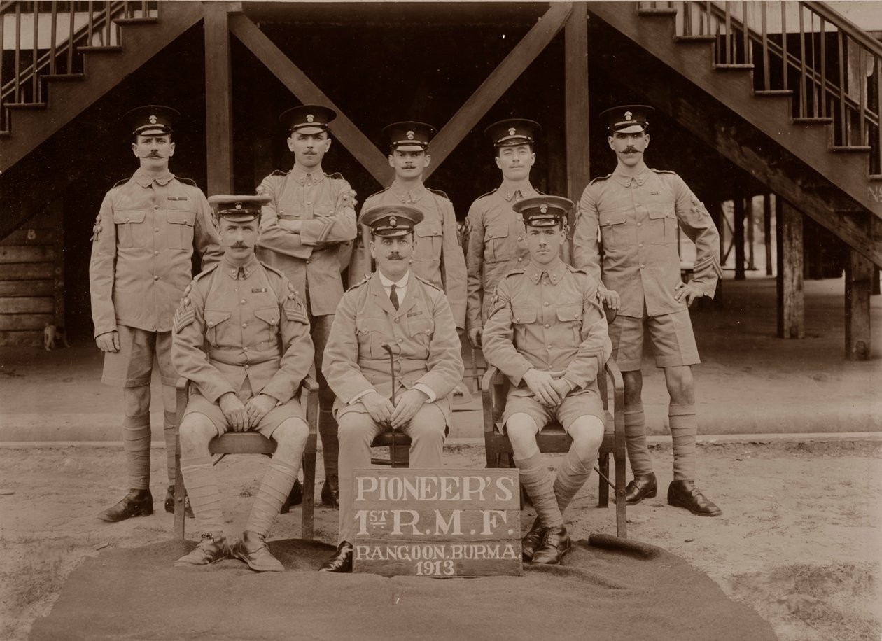 The Pioneers of the 1st Royal Munster Fusiliers, Rangoon, Burma, 1913 by Unbekannt