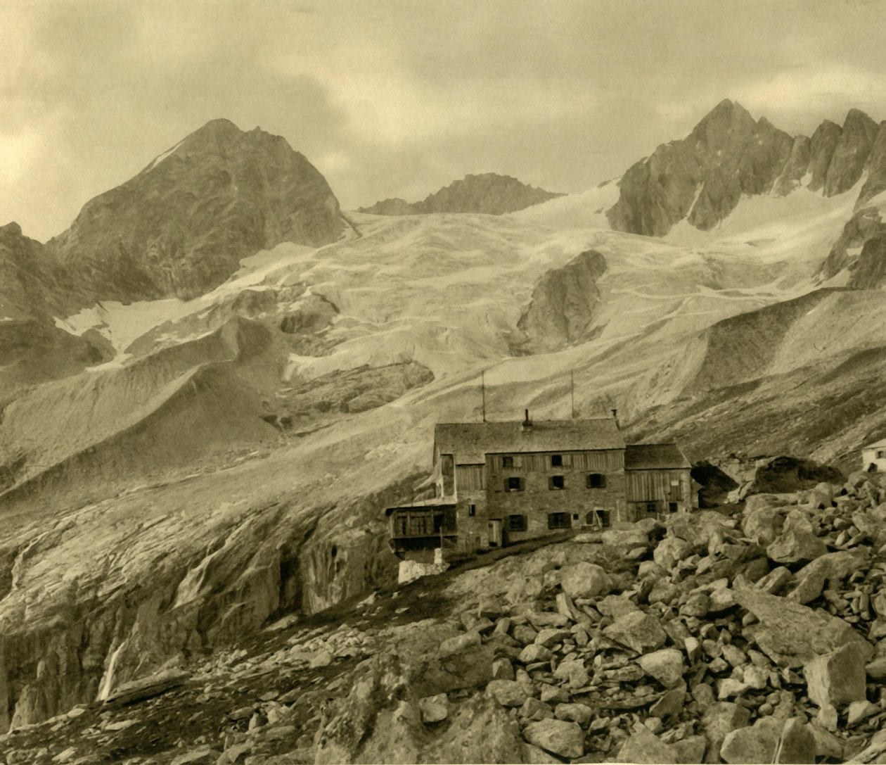 The Plauener Hütte and Glacier, Zillergrund, Tyrol, Austria by Unbekannt