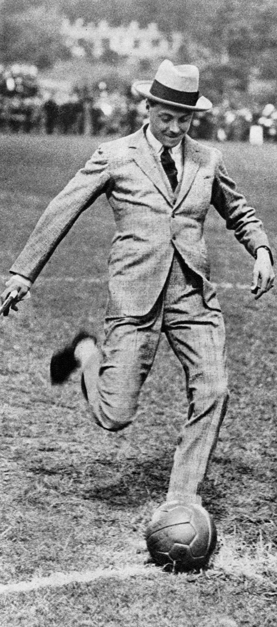 The Prince of Wales kicking off the Spurs versus Fulham football match by Unbekannt