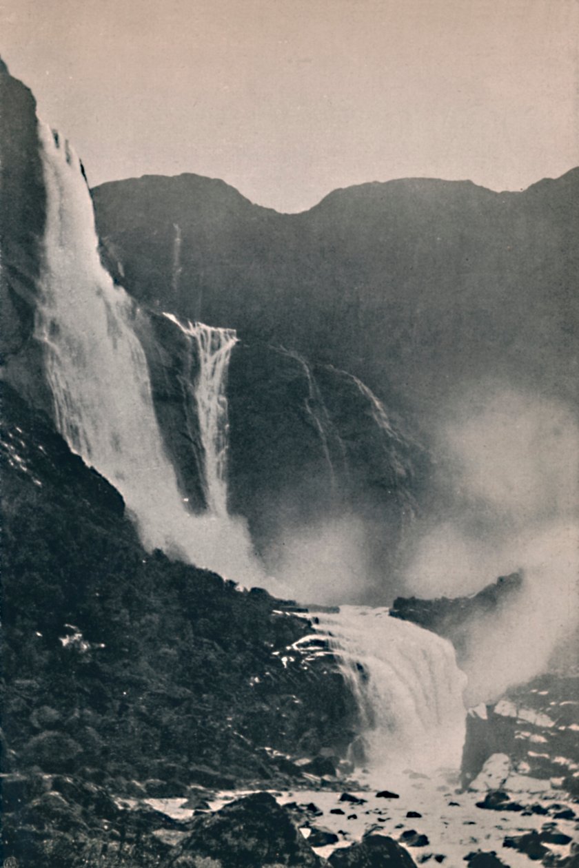 The Skjeggedal Falls by Unbekannt