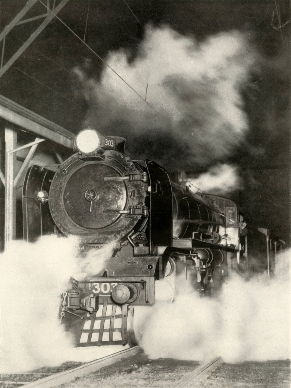 The Sydney Limited leaving Spencer Street Station, Melbourne, at 6 p.m, 1935-36 by Unbekannt