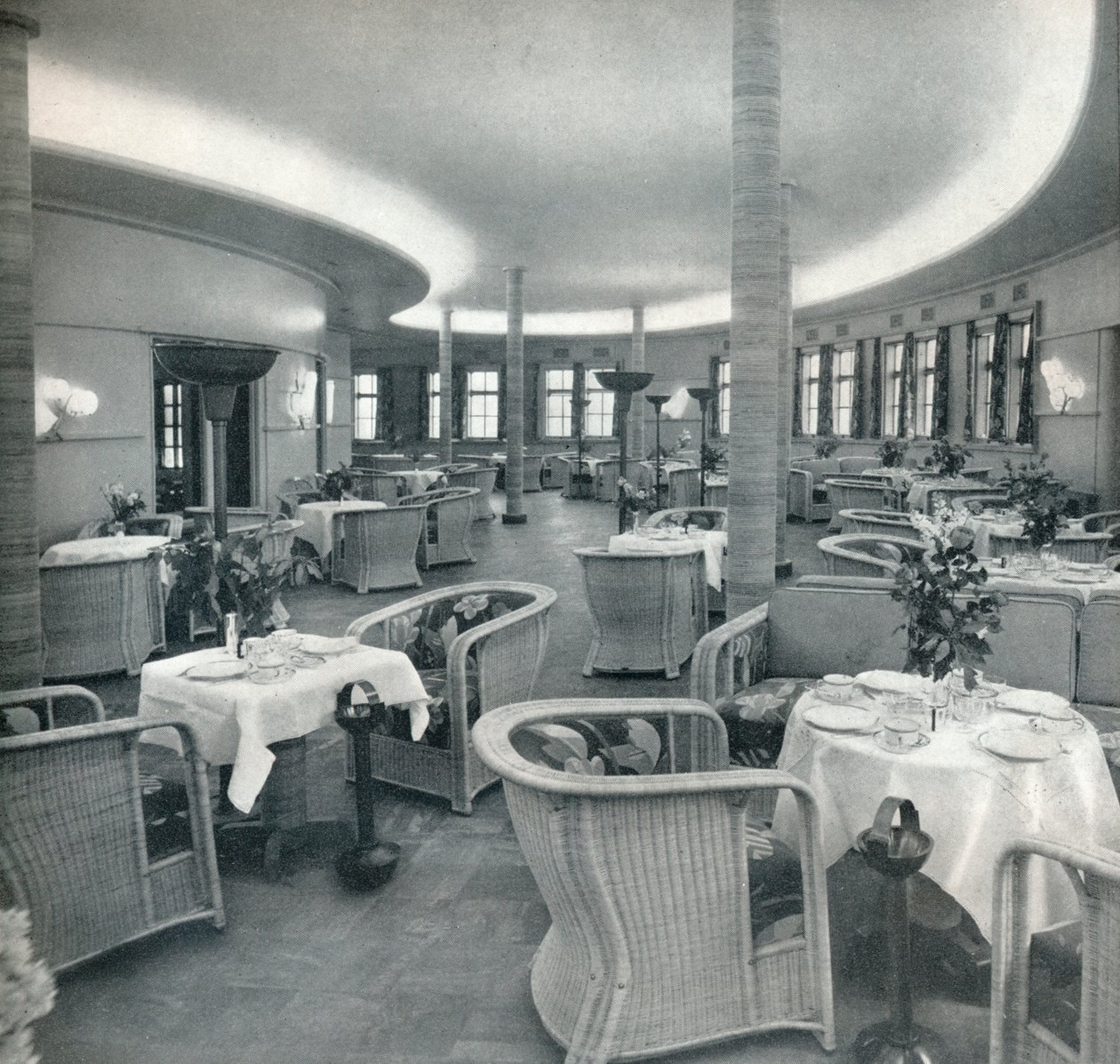 The Tea Lounge of the Conte Di Savoia, 1933 by Unbekannt