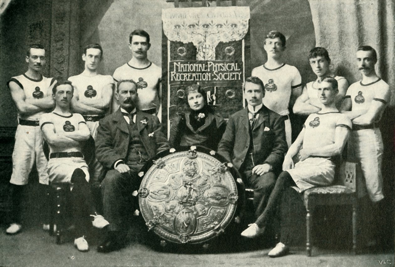 The Team of Aberdeen Gymnasts, Winners of the N.P.R.S. Challenge Shield, 1902 by Unbekannt
