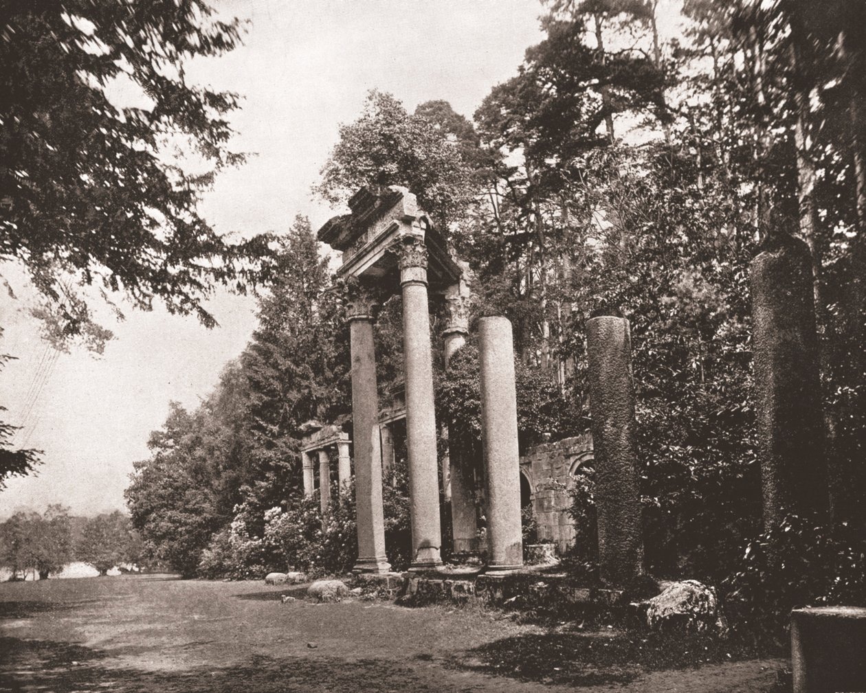 The Temple of Augustus at Virginia Water, Surrey by Unbekannt