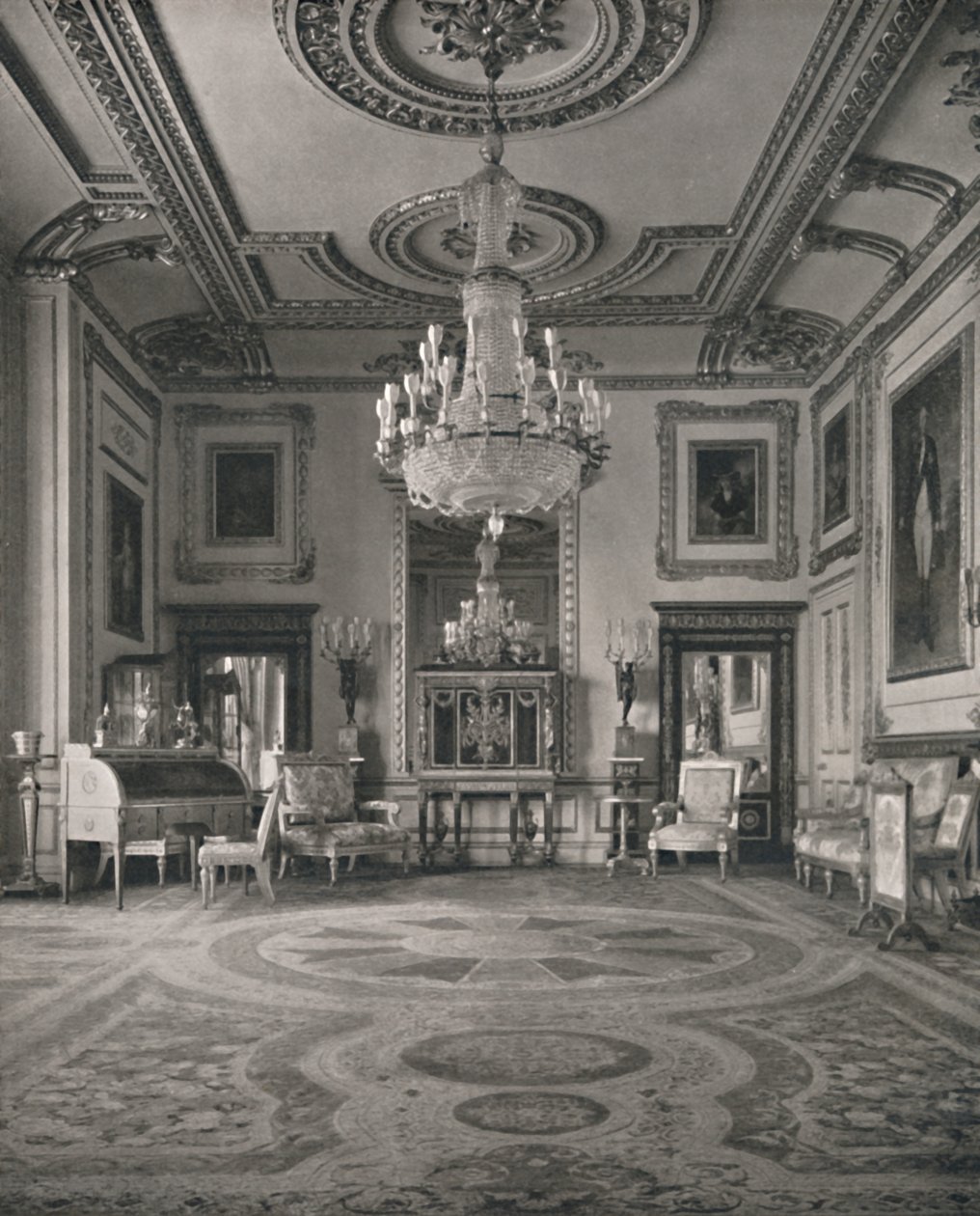 The White Drawing Room, Windsor Castle, 1927 by Unbekannt