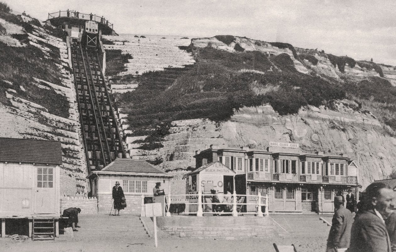 The cliff lift at Bournemouth, Dorset by Unbekannt