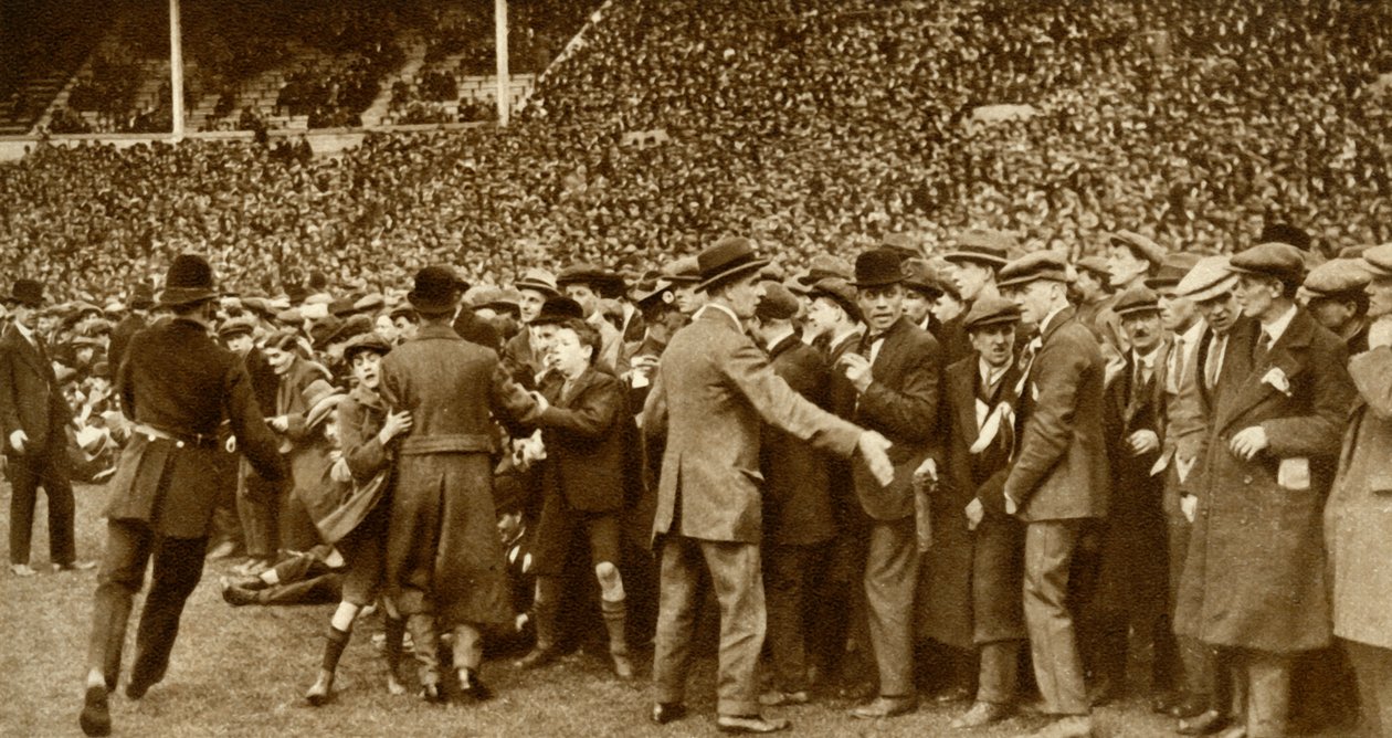The First FA Cup Final at the New Wembley Stadium in London by Unbekannt