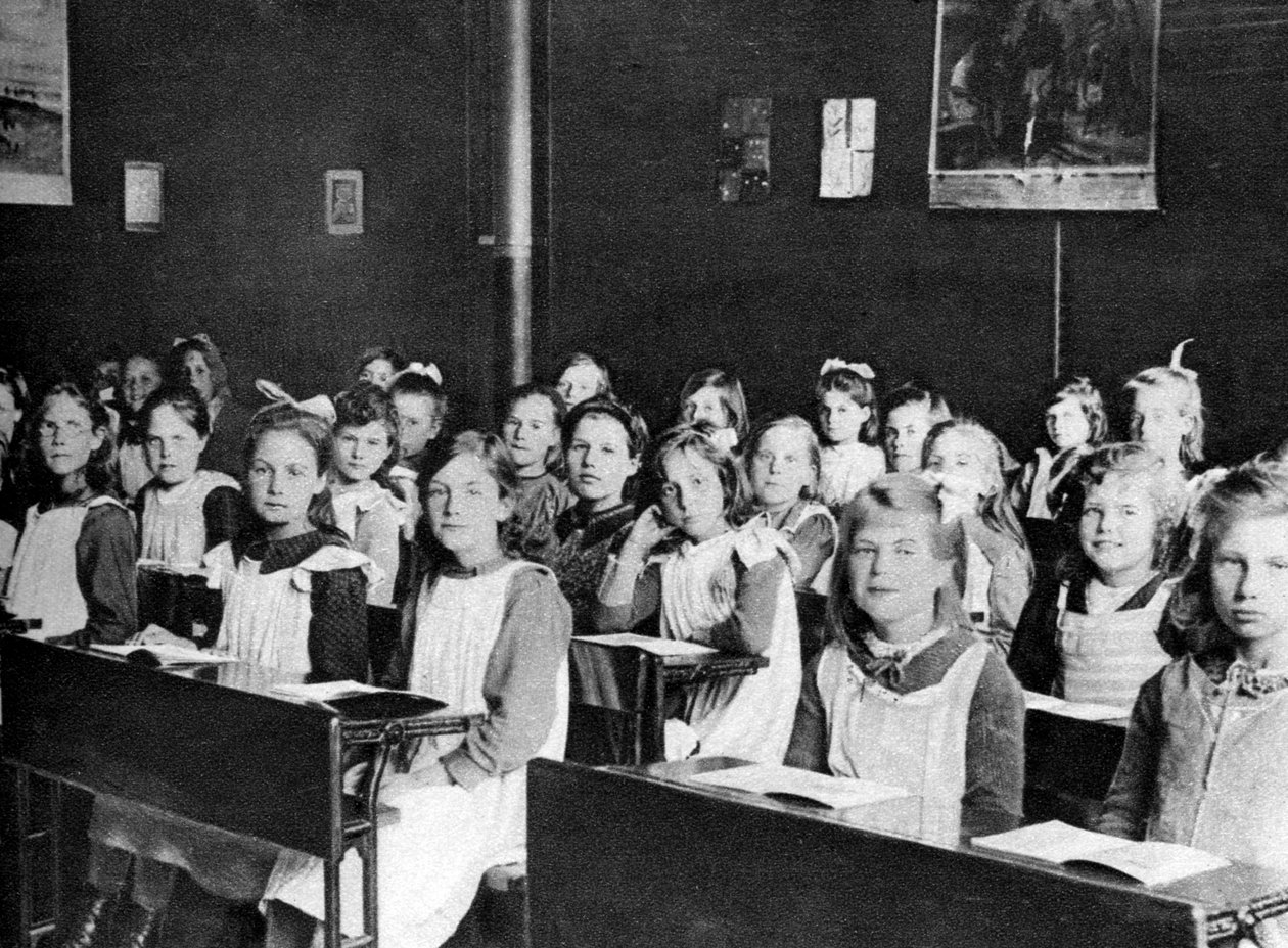The Girls that Live in Dr Barnardo