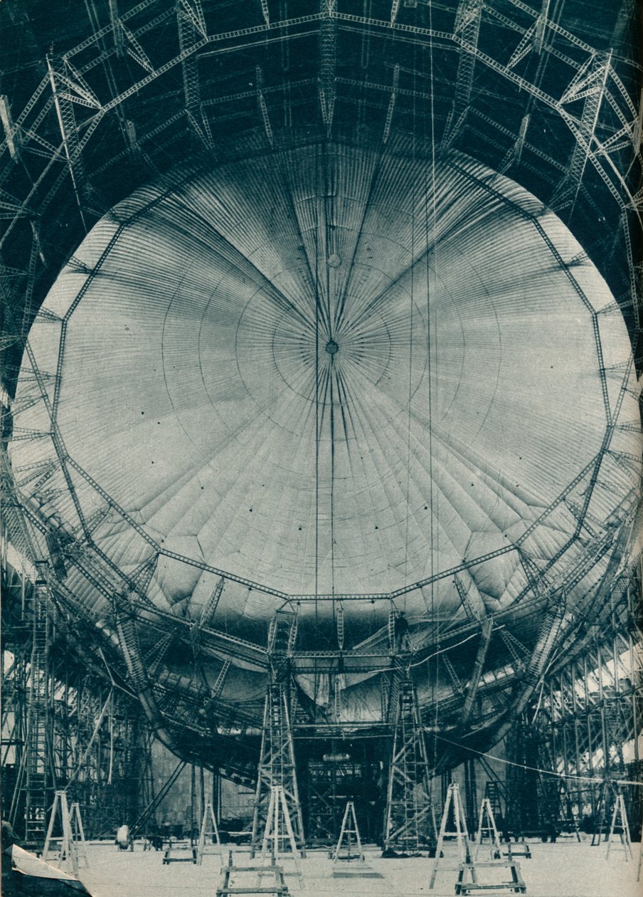 The Internal Structure of the Airship R101, c1929 c1937 by Unbekannt
