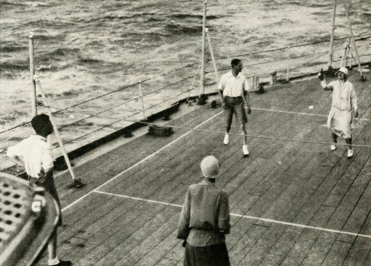 Their Majesties in a Game of Deck Quoits on Deck of H.M.S. Renown, 1927 by Unbekannt