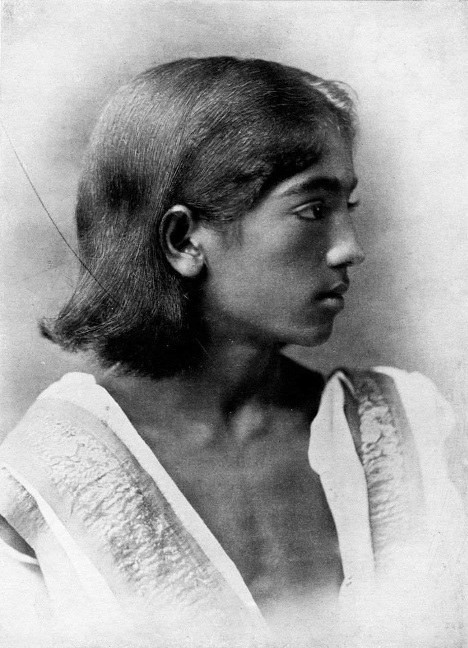 Photograph of J. Krishnamurti, c1911 by Unbekannt
