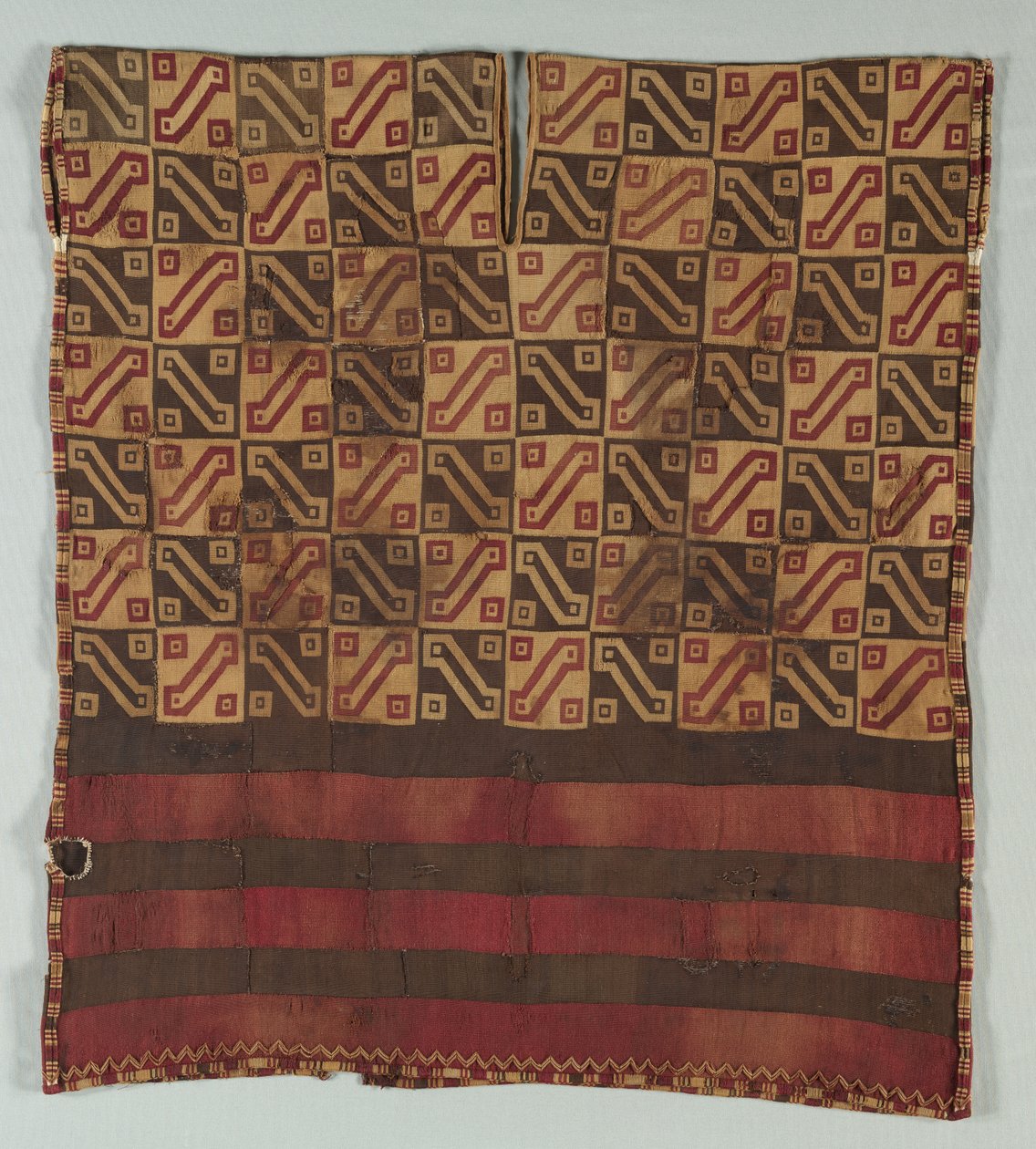 Tunic, c. 1400-1540 by Unbekannt
